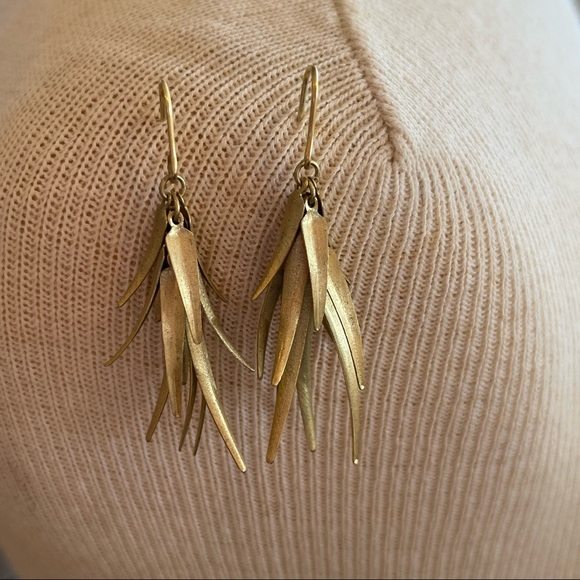 Delicate Gold Leaf Earrings - Picture 2 of 14